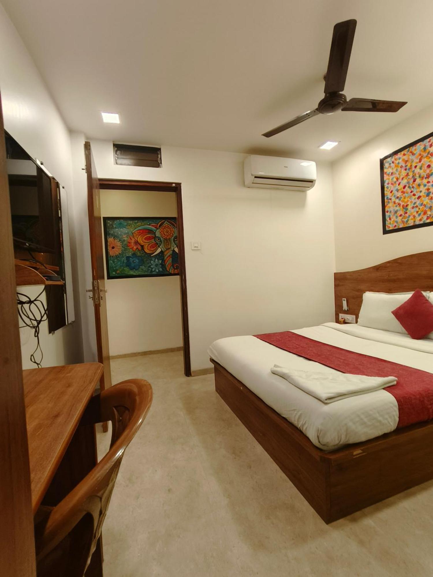 Hotel Beach Crown Juhu Bombay Exterior foto